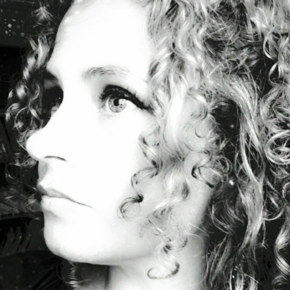 Meet your Posher, Heather - Picture 4 of 4